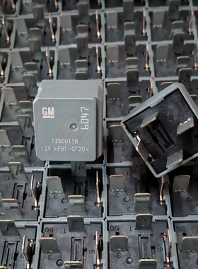 GM13500118别克新君威新君越科鲁兹迈锐宝昂科威保险盒6047继电器