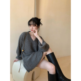 EMo小众设计加厚宽松V领套头针织衫 2025秋冬时髦慵懒马海毛毛衣女