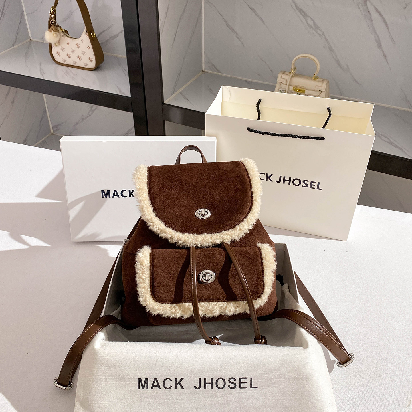 MACK JHOSEL复古毛绒软皮双肩包2026新款高级感通勤百搭旅行背包,箱包皮具/热销女包/男包,水桶包,淘宝优惠券,粉丝福利购,淘宝优惠卷