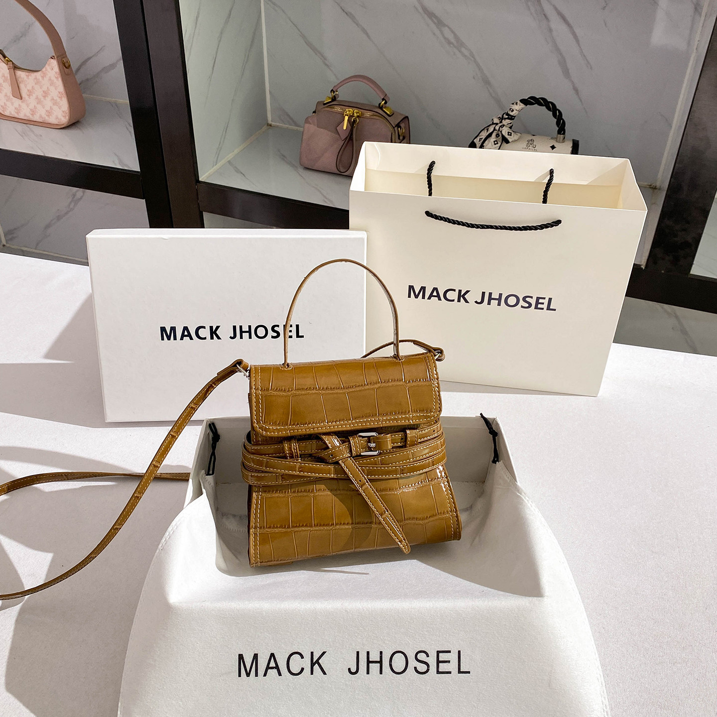 MACKJHOSEL轻奢复古手提凯莉包