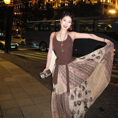 泰国云南旅游度假穿搭套装女夏季挂脖背心复古印花半身长裙两件套