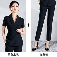 Черный пиджак классического кроя, штаны, короткий рукав