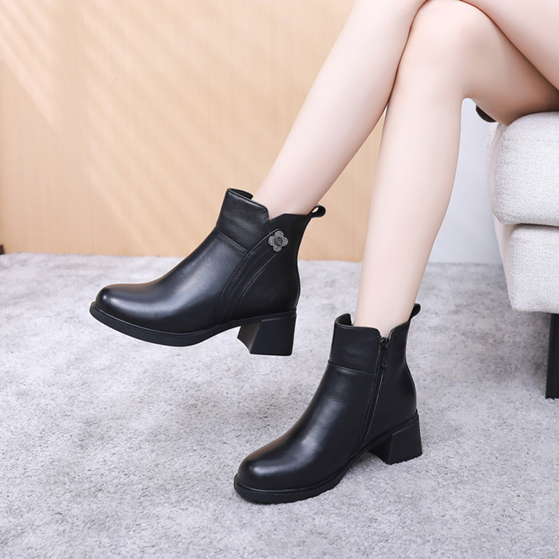 小码女靴313233真皮高跟短靴加绒