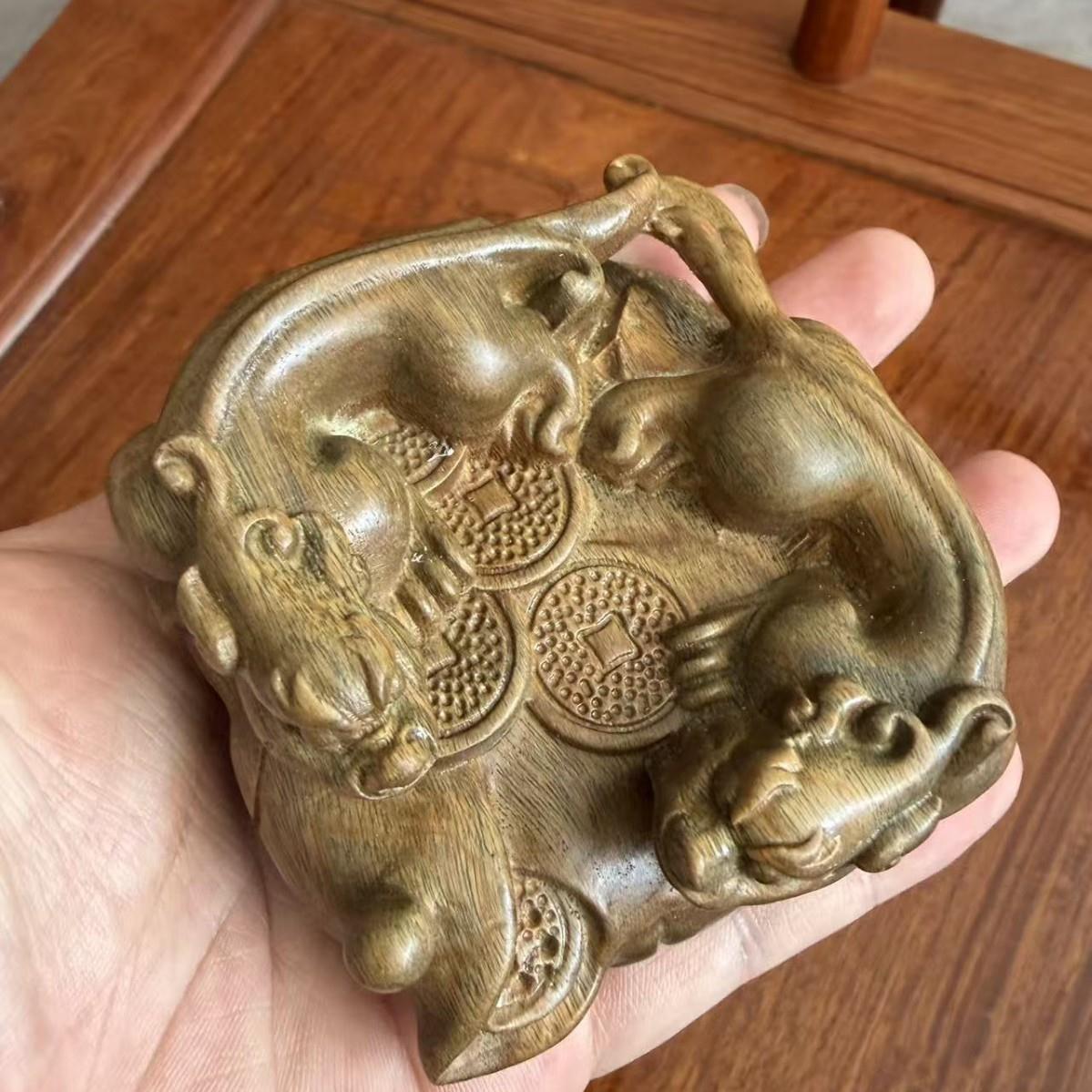天然绿檀木双螭龙雕刻手把件木质文玩挂件工艺品摆件盘玩装饰品