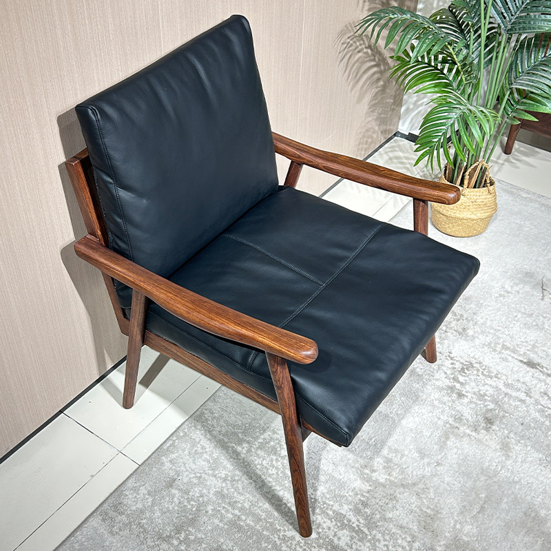 全实木休闲椅现代简约客厅轻奢真皮单人沙发椅阳台软包懒人椅子