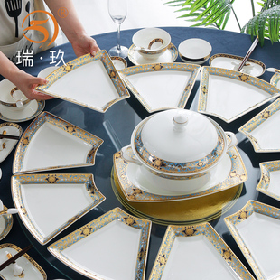 欧式 2025新款 浮雕金骨瓷餐具碗盘组合过年团圆餐具家用碗盘子菜盘