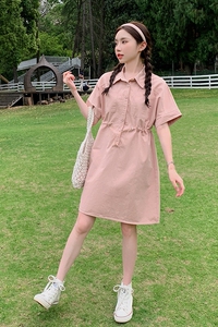 法式粉色收腰工装裙连衣裙女夏2024新款小个子森系学院风高级感图片