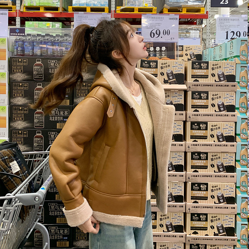 韩版PU皮拼接羊羔毛外套女2025冬季新款皮毛一体加厚显瘦棉衣棉服,女装派克服,浙宝113