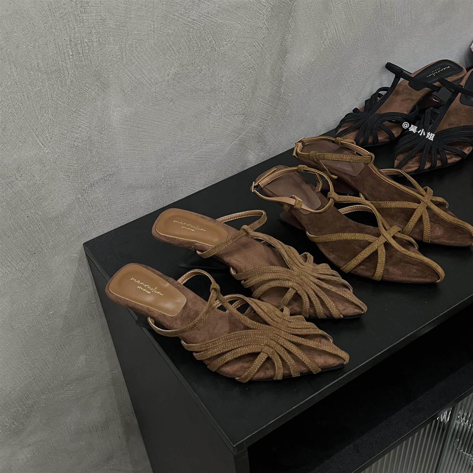 2026夏季新款小众设计感复古尖头跛跟凉鞋时尚百搭法式高跟女鞋