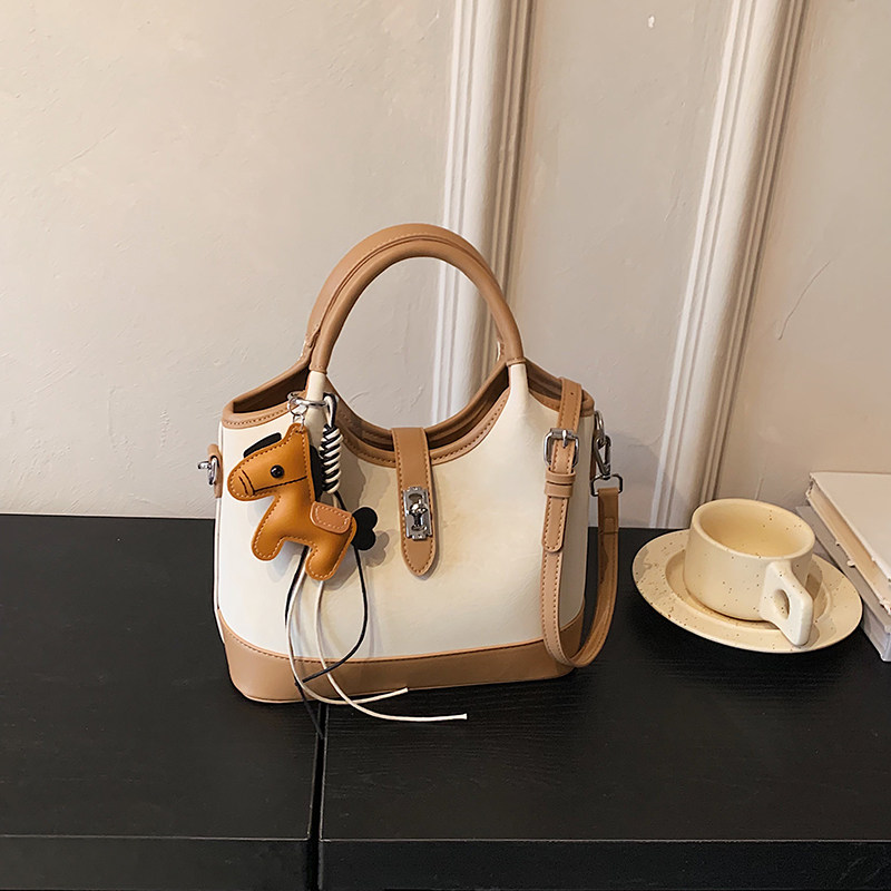 小众复古撞色托特包女2026新款手提菜篮子水桶包大容量单肩斜挎包,箱包皮具/热销女包/男包,水桶包,淘宝优惠券,粉丝福利购,淘宝优惠卷