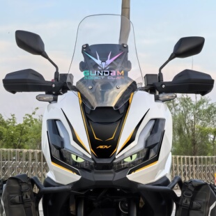 适用25款本田ADV350车头拉花风挡反光贴纸夜光眼睛拉花创意改装饰