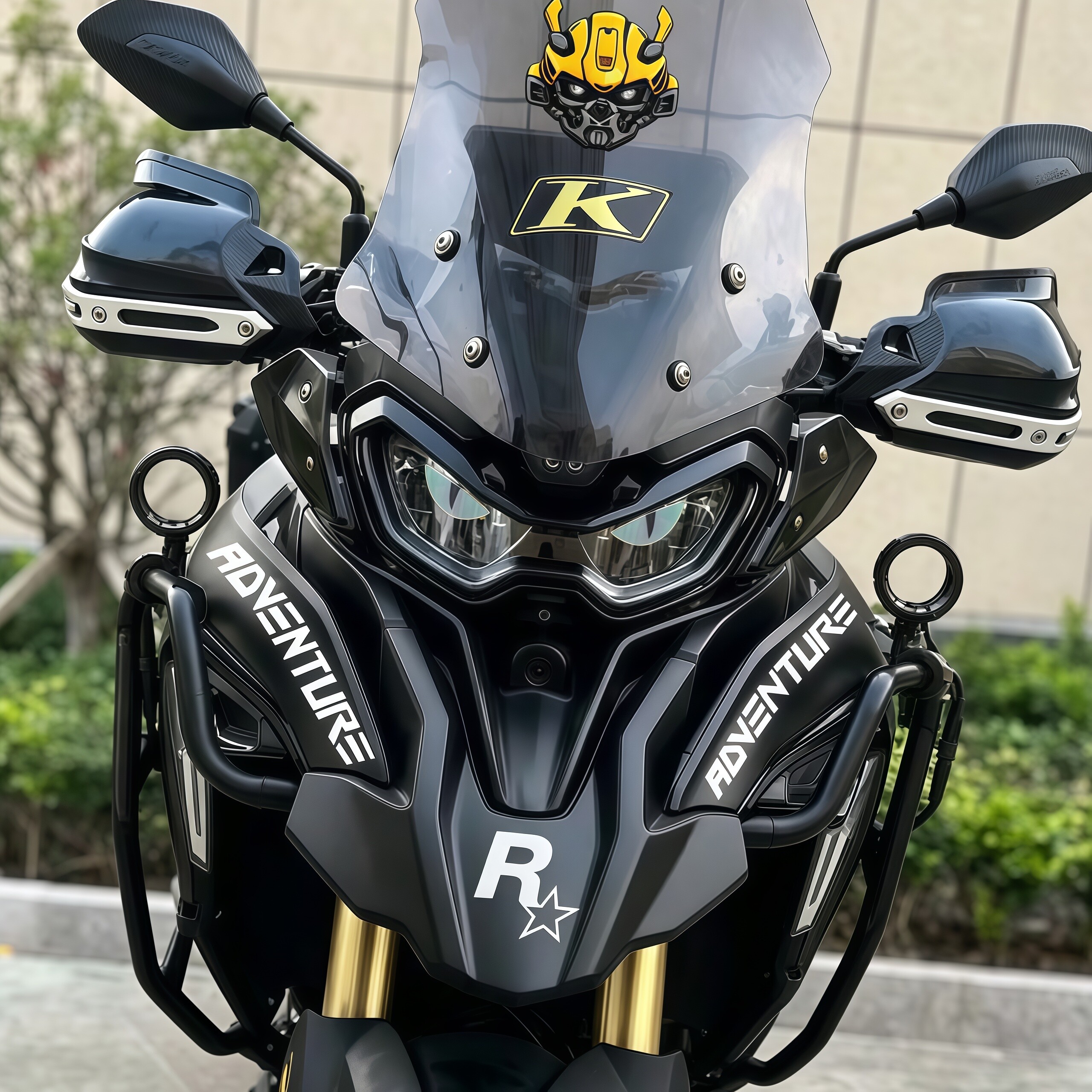 适用贝纳利TRK702/502/552车头夜光猫眼改装饰贴纸车身改装风挡贴