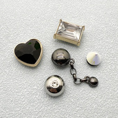 花女生泡芙闪亮合金diy爱心鞋 配饰高级感黑色金属鞋 扣 洞洞鞋 新款