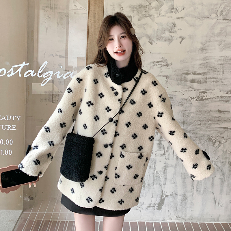 现货个性羊羔毛拼接外套297-1065-P195-K288，女装短外套，艾艾淮淮