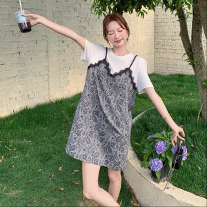 设计感超好看蕾丝拼接印花连衣裙女夏韩系学院风小个子减龄T恤裙图片