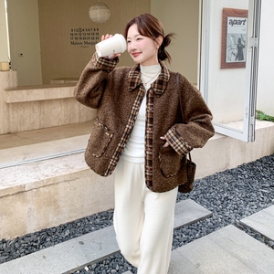 咖色格子拼接羊羔毛外套女秋冬新款Polo领皮毛一体小个子加厚棉服图片