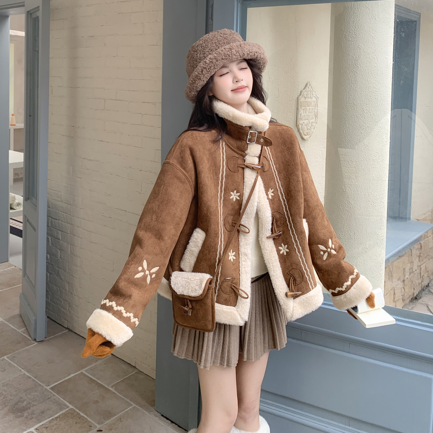 【新款】现货刺绣皮毛一体外套297-1857-P195-K288，女装短外套，艾艾淮淮