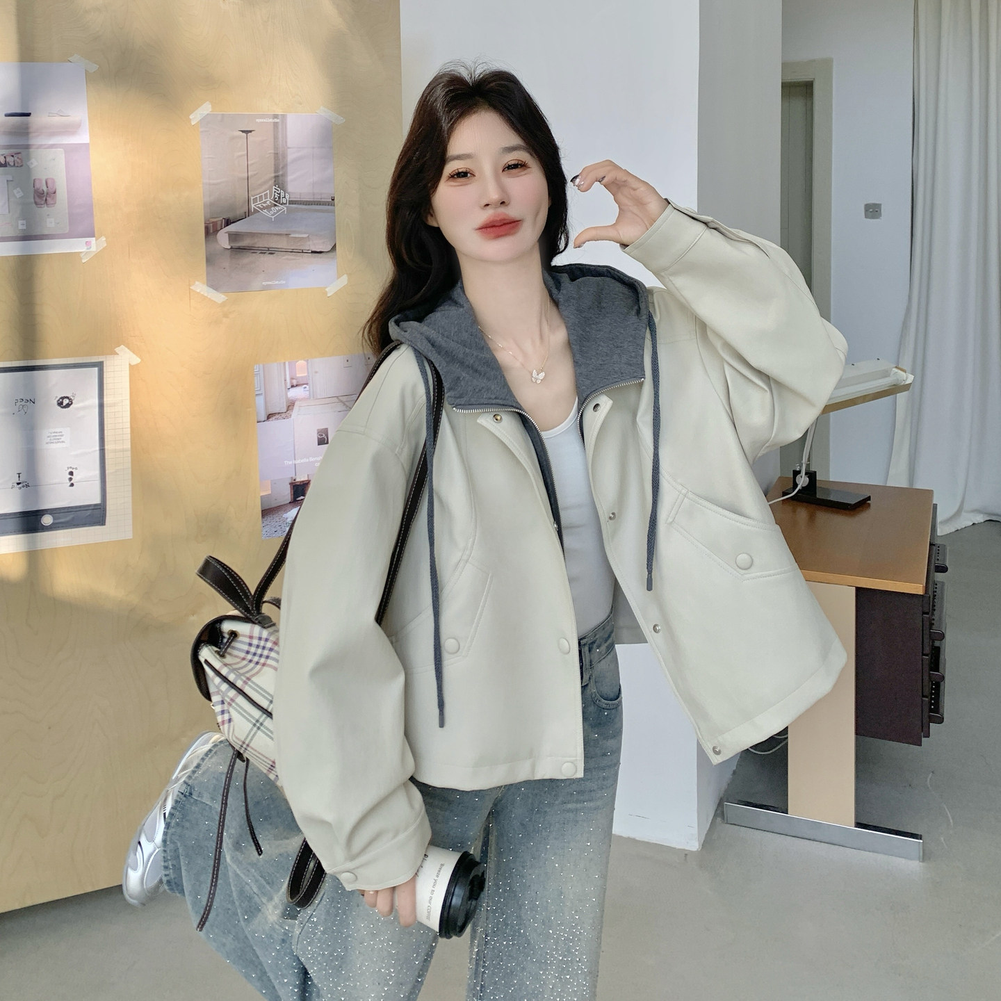 【新款】现货个性连帽短外套297-1992-P165-K268，女装短外套，艾艾淮淮