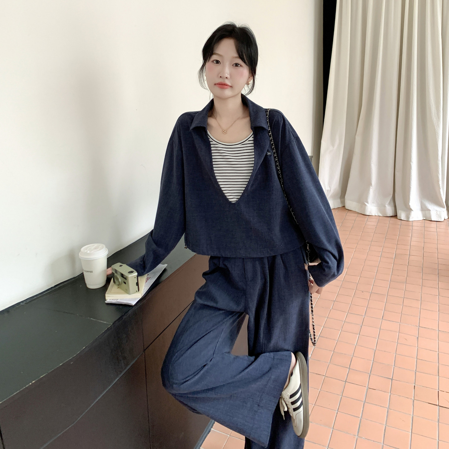 藏青色松弛感套装女秋季2025新款撞色条纹拼接上衣阔腿裤两件套,女装套装/套裙,艾艾淮淮