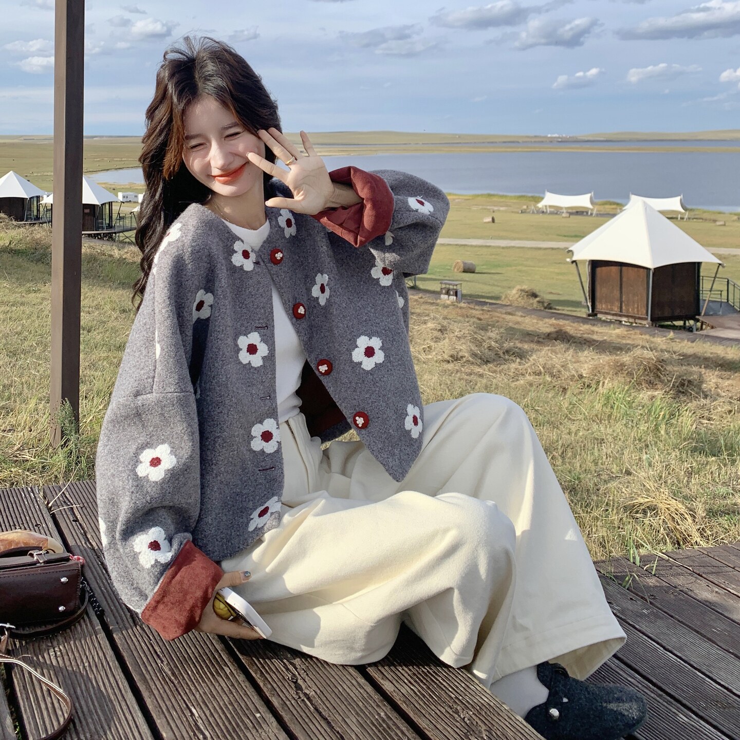 灰色超好看花朵毛呢外套女2025年冬季新款韩版小个子气质圆领上衣,女装短外套,艾艾淮淮