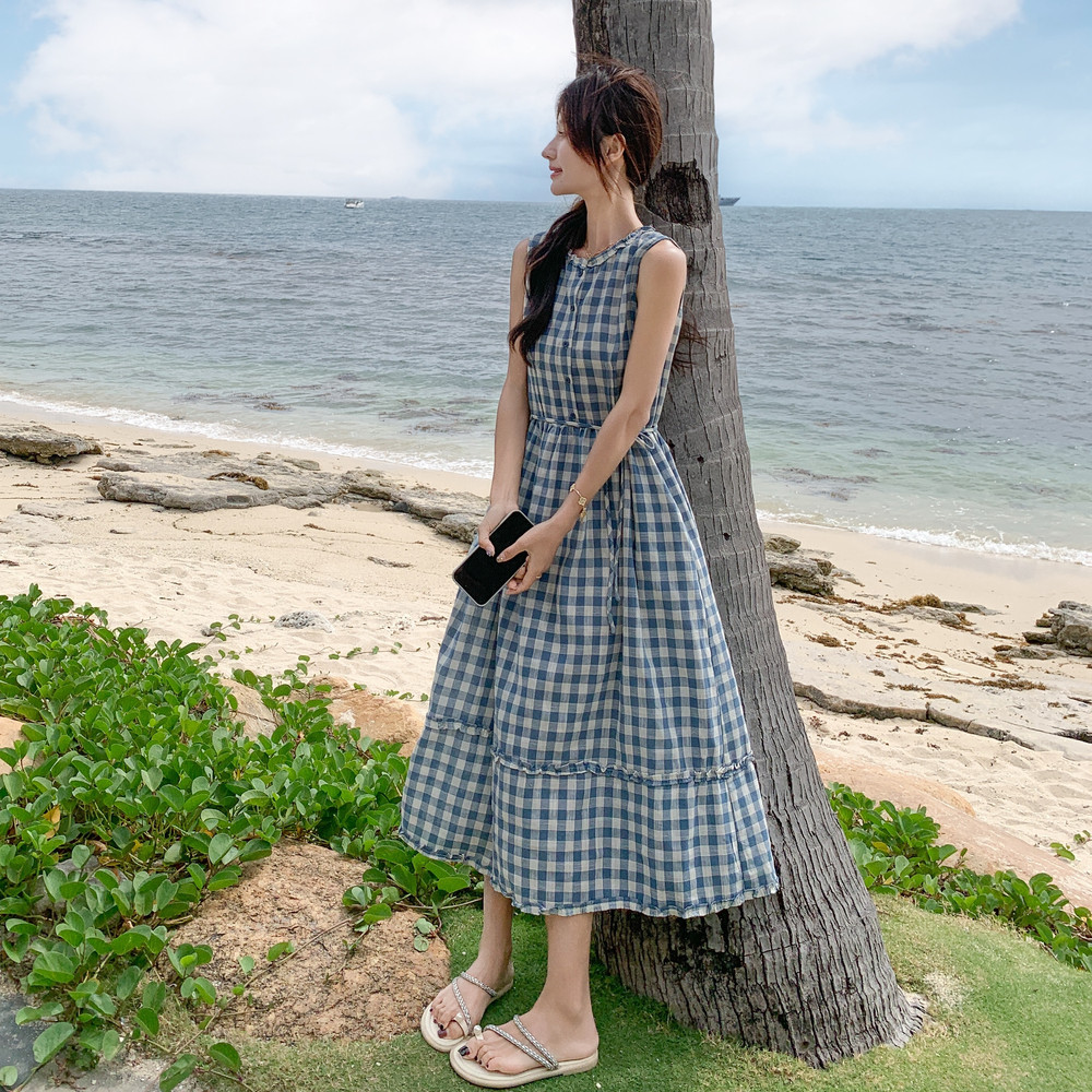 高腰显瘦巨好看蓝色格子连衣裙女2025夏季新款复古小心机长裙子,女装连衣裙,艾艾淮淮