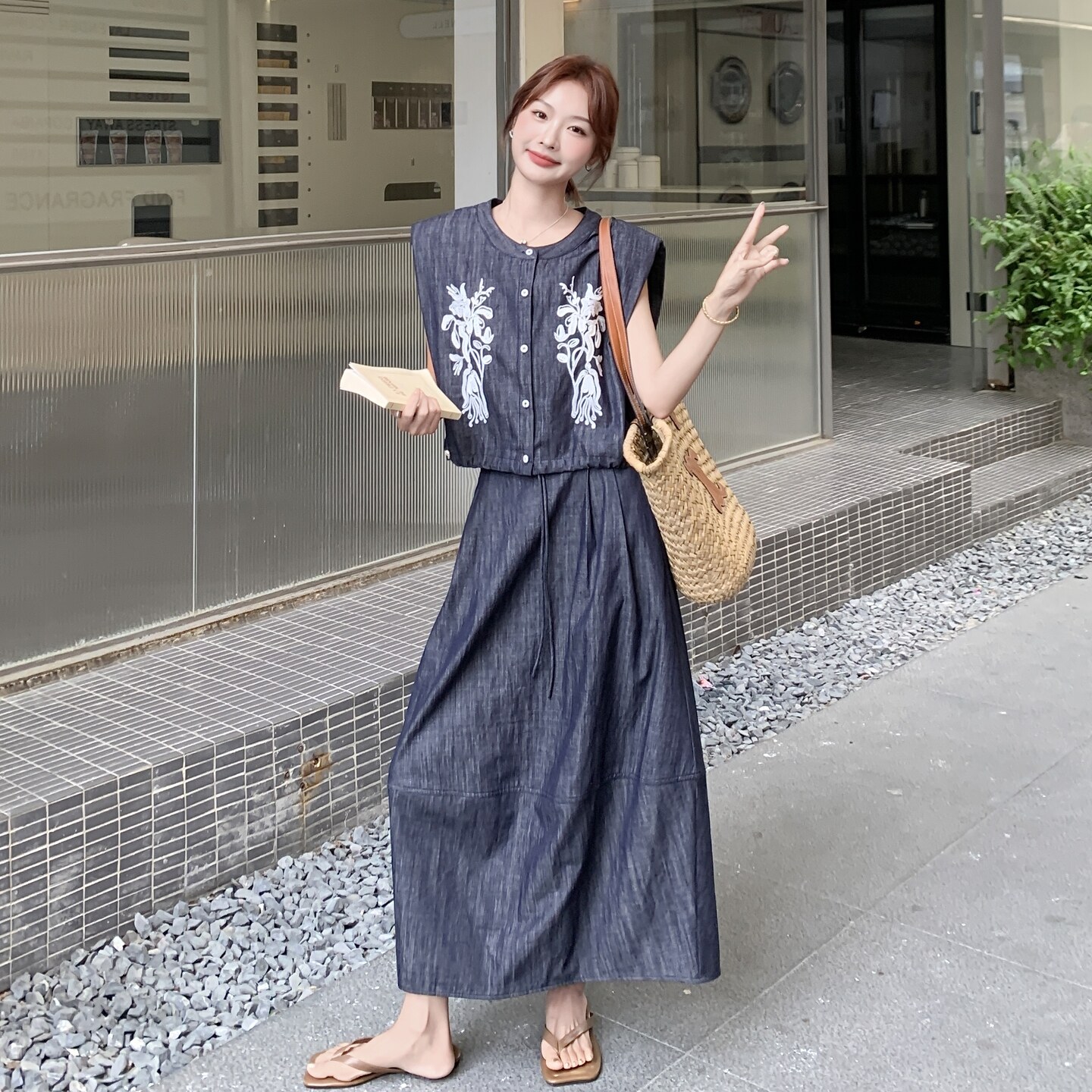 文艺风复古绣花无袖马甲半身裙两件套女2025夏季新款设计感套装裙,女装套装/套裙,艾艾淮淮