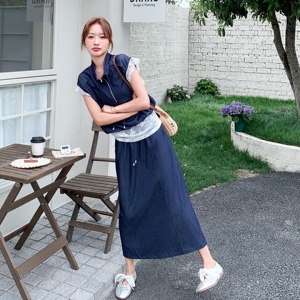 深蓝色复古牛仔套装裙女夏新款显瘦休闲蕾丝拼接上衣半身裙两件套图片