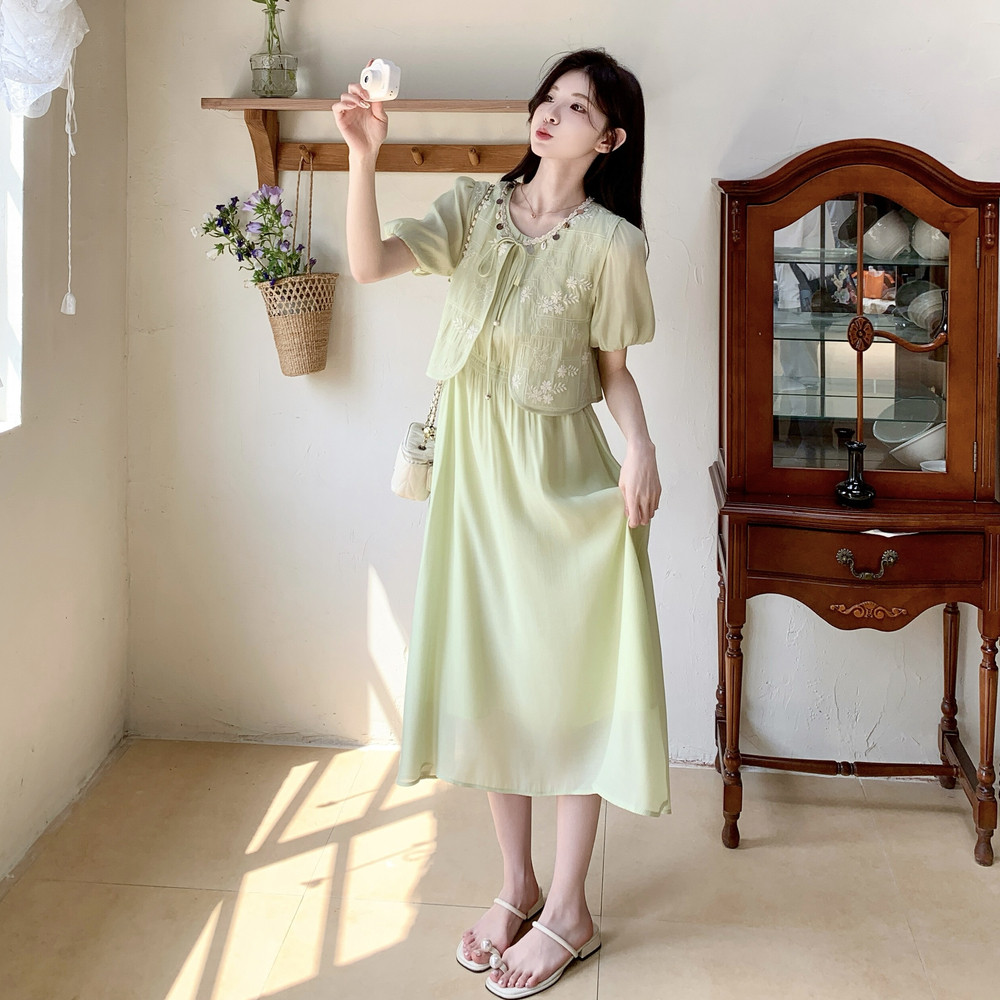 甜美减龄刺绣系带马甲连衣裙两件套女2025夏季新款设计感叠穿套装图片