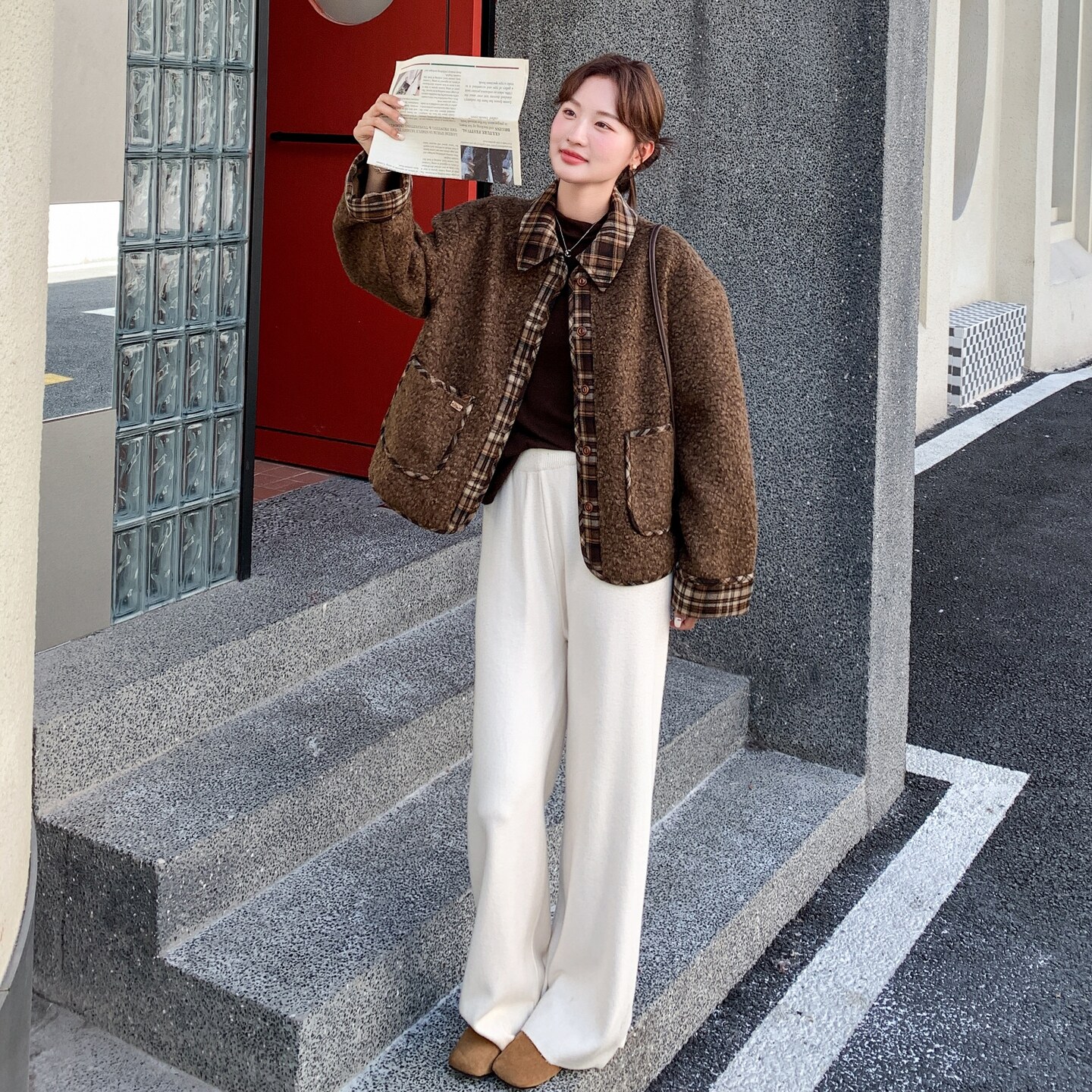 咖色格子拼接羊羔毛外套女秋冬新款Polo领皮毛一体小个子加厚棉服,女装短外套,艾艾淮淮