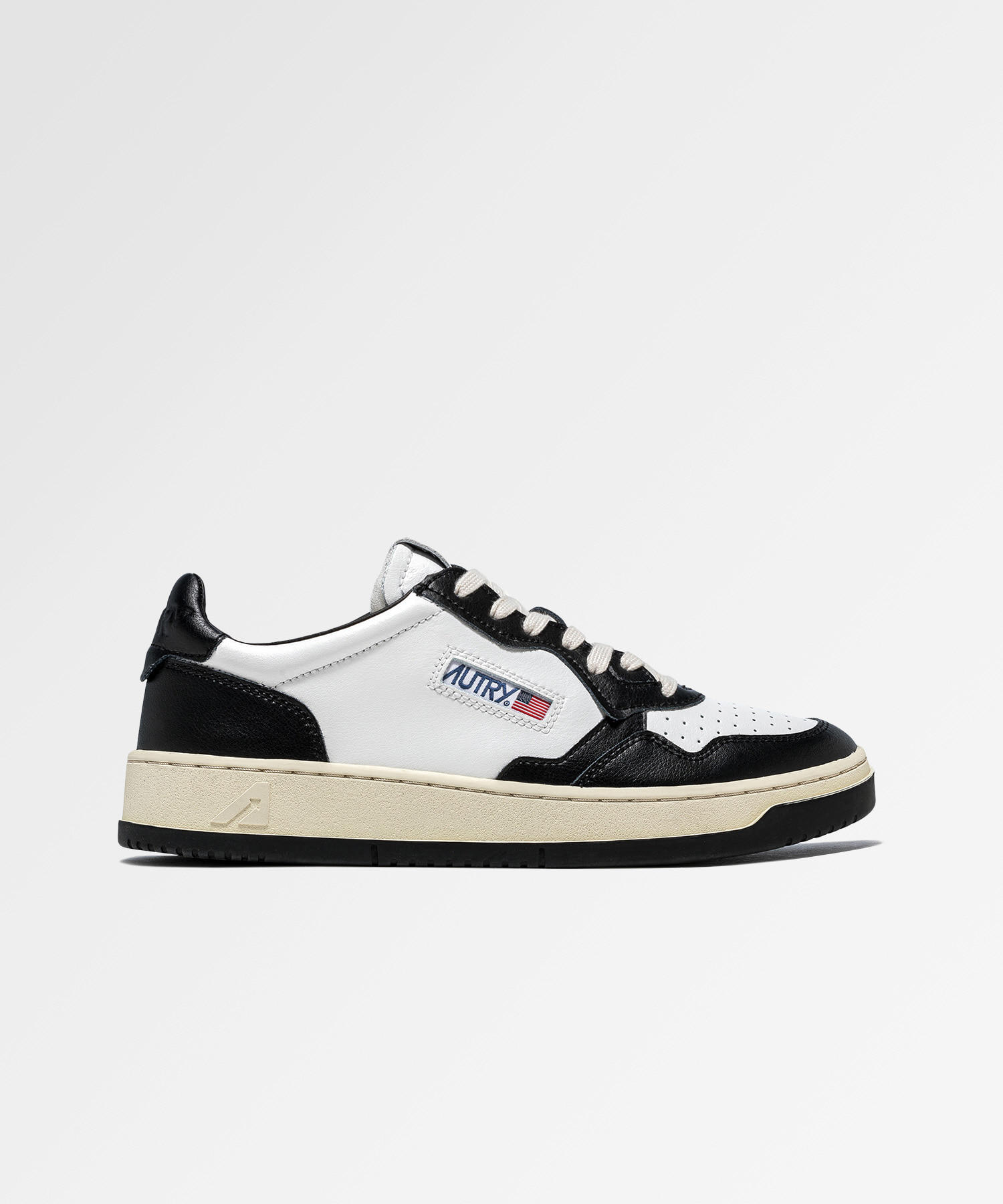 韩国直邮autry黑白鞋熊猫牛皮板鞋低帮女款ins博主同款百搭经典
