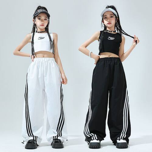 女童爵士舞露脐演出背心
