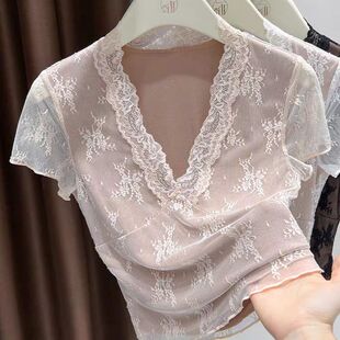 花边领低胸杏色短袖t恤女2025新款夏季修身漂亮深v领蕾丝提花上衣