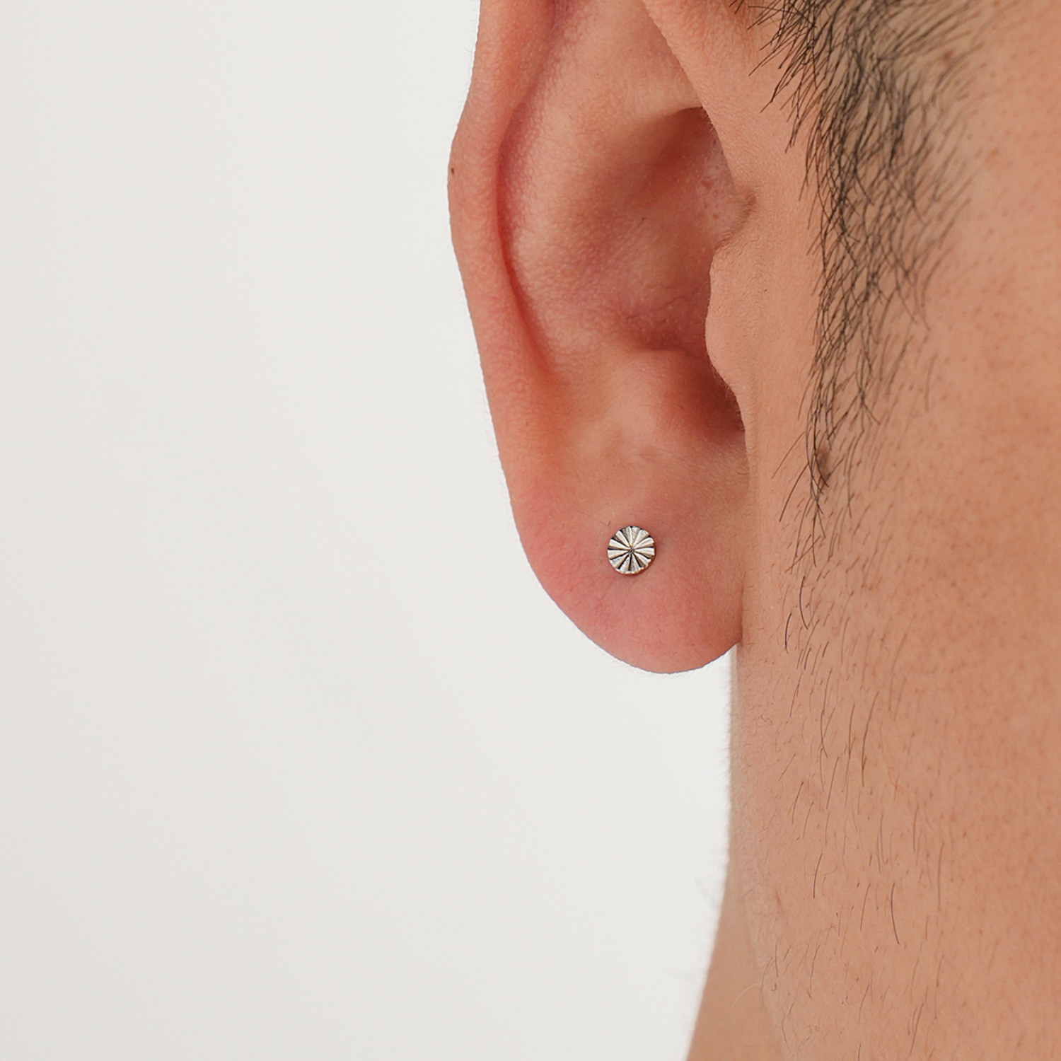 YiJianStudio s925纯银车花圆形耳钉男小巧耳环女不规则设计感ins