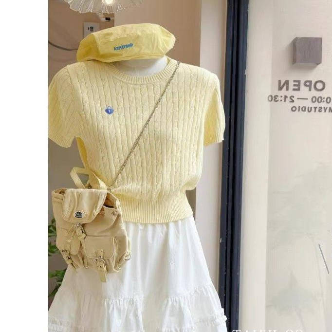 黄色刺绣麻花圆领正肩短袖T恤女夏季小个子修身显瘦冰丝针织上衣