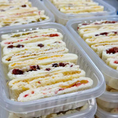 混合口味鲜奶皮卷奶娃娃果粒奶皮卷奶皮千层内蒙特产鲜奶皮芒果