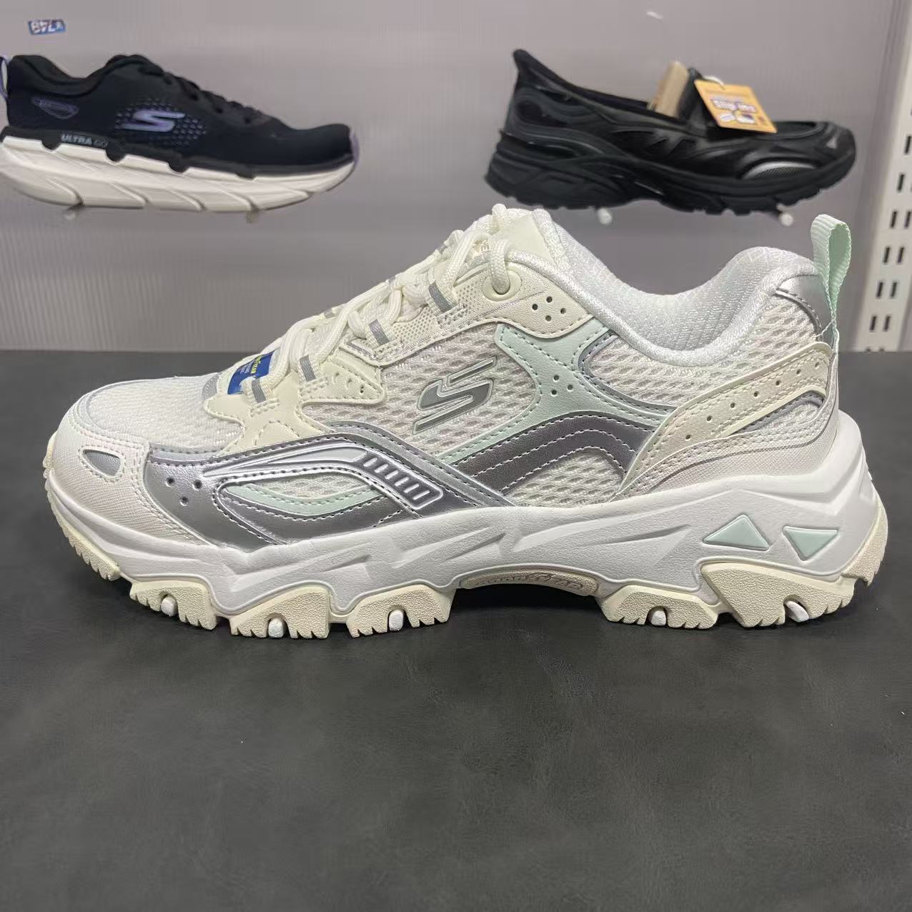 Skechers斯凯奇女士户外鞋透气厚底耐磨抓地运动徒步登山鞋180330