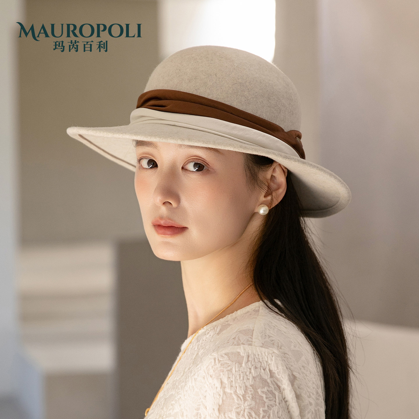 白色赫本风礼帽女法式羊毛平檐帽子女款2025新款秋冬圆顶复古毡帽