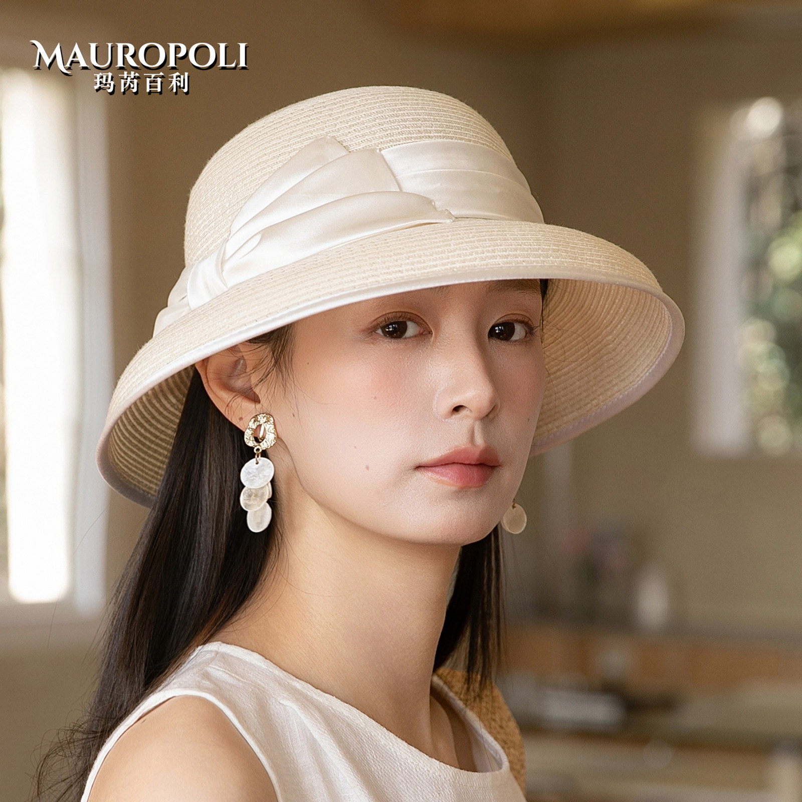 白色草帽女款夏2026新款蝴蝶结盆帽圆顶法式赫本风高级感渔夫帽子