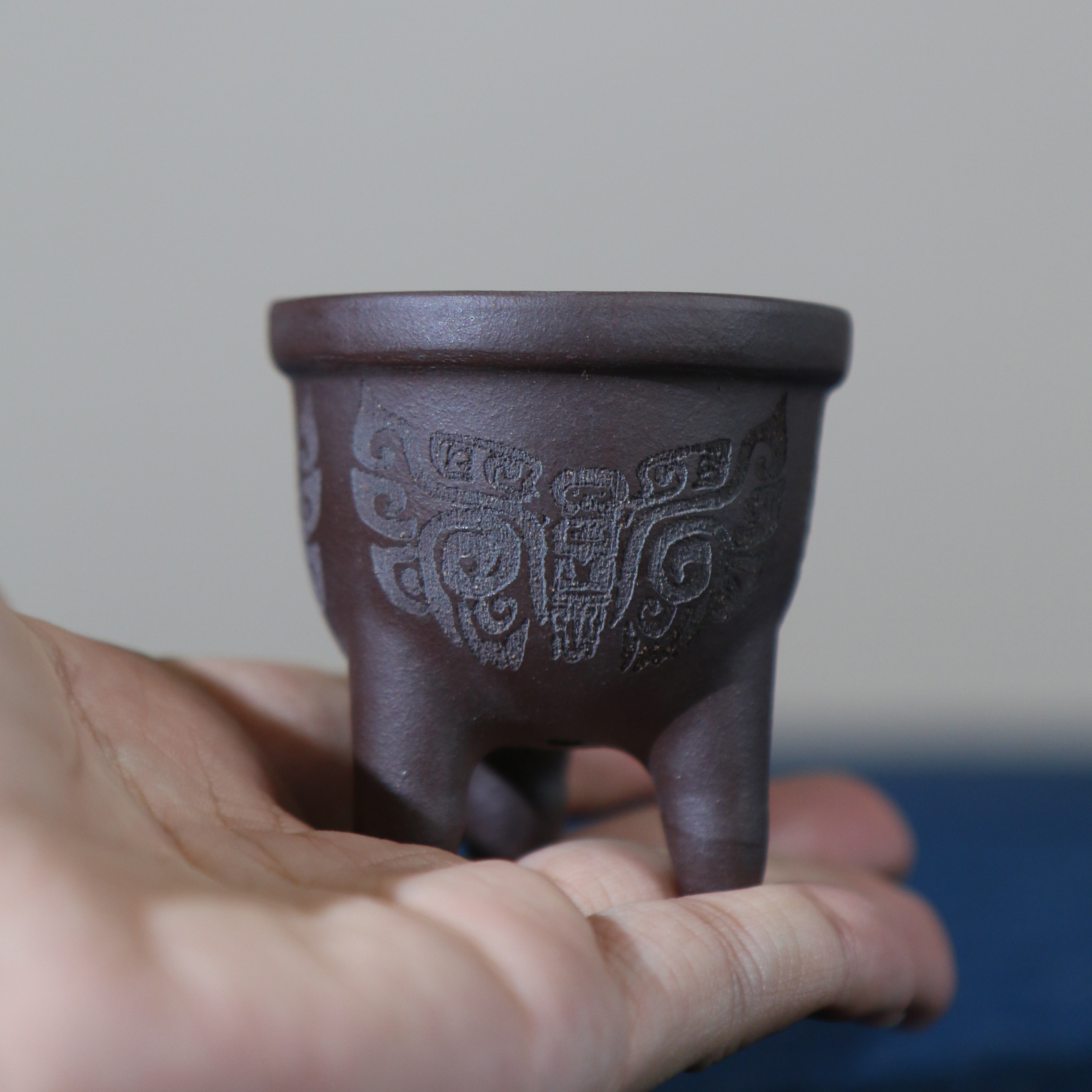 紫砂花盆手工盆张可磊圆形微型刻绘掌上盆栽青铜器迷你特小三足鼎