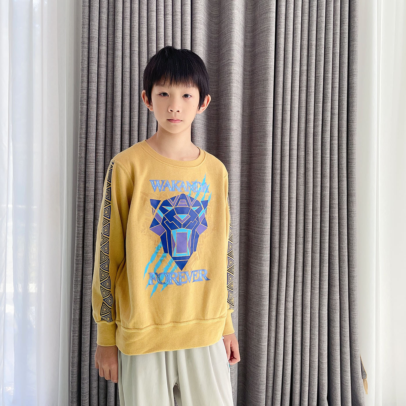 702瑕疵外贸尾货黄色薄绒男童卫衣黑豹服装儿童圆领卫衣漫威童装