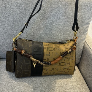 菲安妮2025年新款 女士休闲简约背提包FAAFJMK008