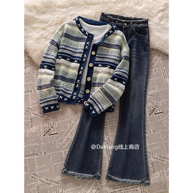 韩系时髦套装复古慵懒风软糯撞色毛衣针织外套女微喇牛仔裤三件套