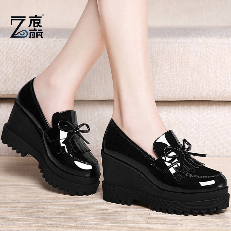 莆田纯原漆皮英伦风小皮鞋女厚底松糕鞋2025年新款鞋子内增高女鞋