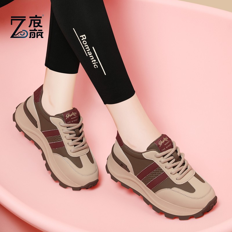 莆田纯原真皮厚底老爹鞋女春季2025新款软底阿甘旅游鞋爆款休闲运