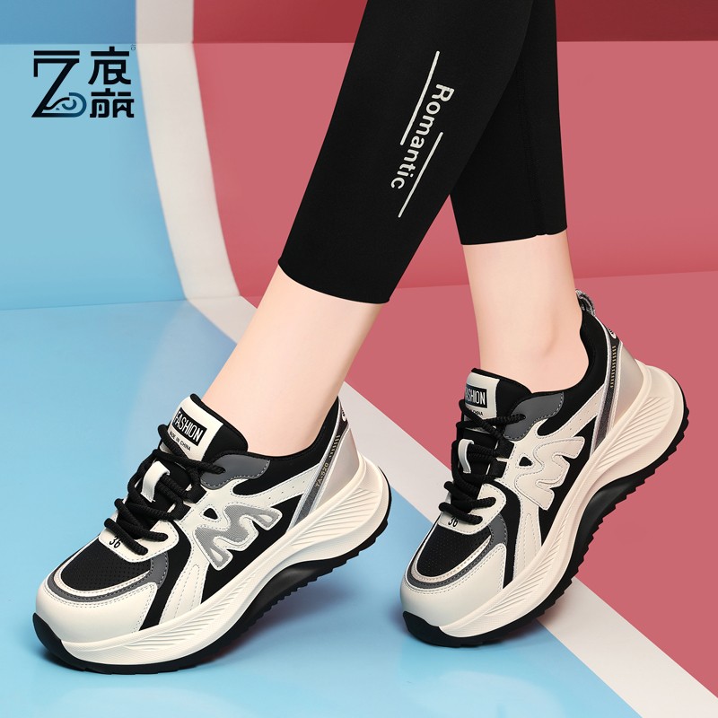 莆田纯原百搭厚底黑白老爹鞋女款2025新款春夏皮面透气运动鞋子拼