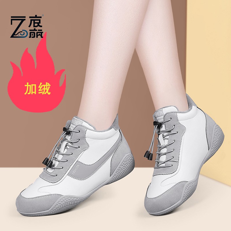 莆田纯原轻便休闲旅游鞋2025新款春夏季百搭女鞋软底平底运动鞋真