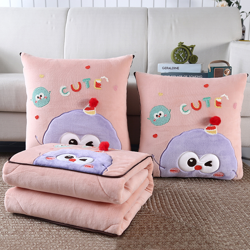 加厚卡通两用抱枕被牛奶绒汽车靠垫午睡枕头办公室可折叠便携毛毯