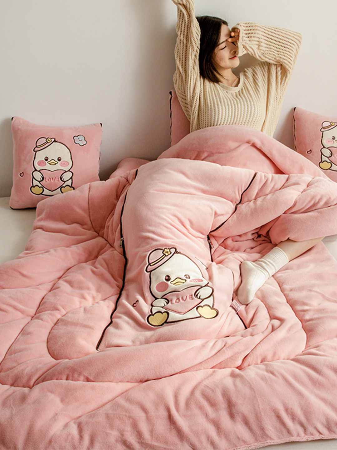 A类加厚牛奶绒两用抱枕被子卡通沙发汽车靠垫办公室午睡折叠毛毯,居家布艺,抱枕被,淘宝优惠券,粉丝福利购,淘宝优惠卷