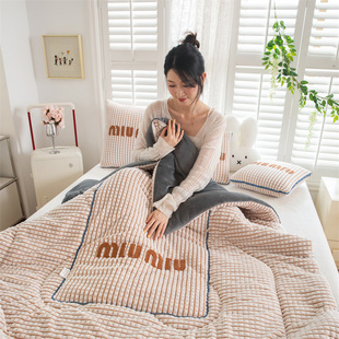 ins简约两用牛奶绒抱枕被二合一加厚车载靠垫办公室沙发午睡毛毯