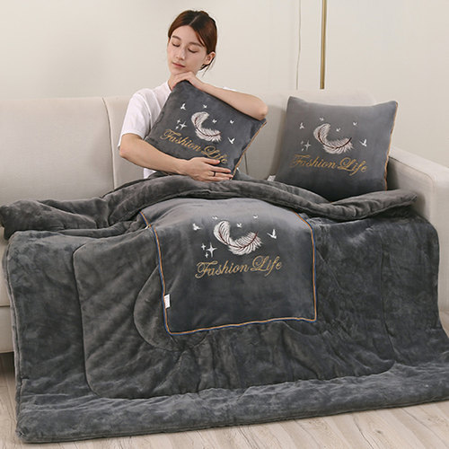 简约纯色加厚牛奶绒两用抱枕被